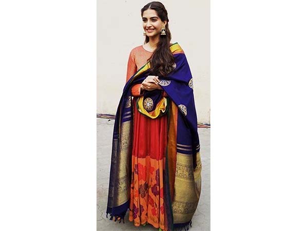 10 Navratri Outfits To Steal From Sonam 10 Navratri Outfits To Steal From Sonam