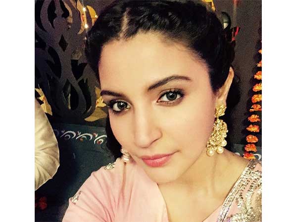 Anushka & Ranbir Get Desi