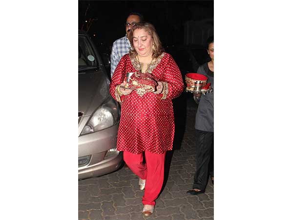 Hot Karva Chauth Looks Of B'Wood Divas