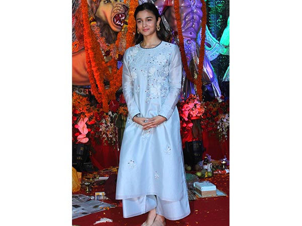 Bollywood Divas & Their Durga Puja Looks