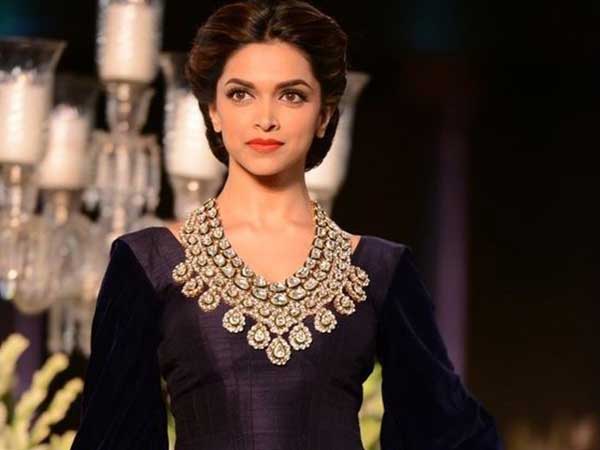 Deepika Hair Bun Styles For Karva Chauth Deepika Hair Bun Styles For Karva Chauth