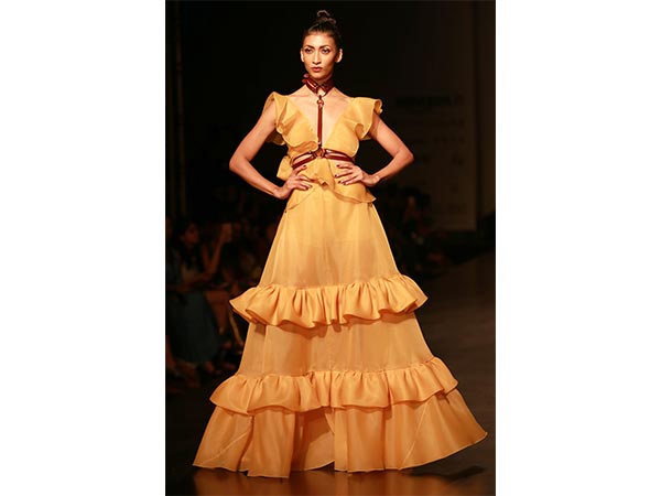 Gauri & Nainika, AIFWSS17 Gauri & Nainika, AIFWSS17