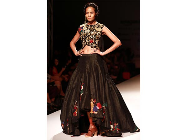 Pallavi Jaipur's Retro Touch #AIFWSS17