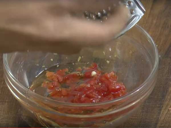 Go Slim With Fruits & Honey Dressing