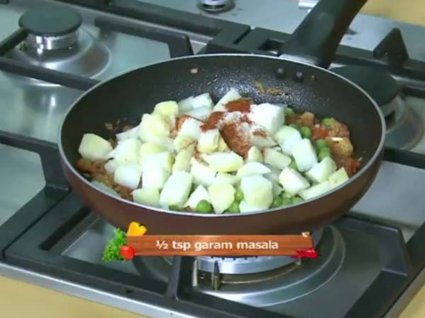 Quick Punjabi Style Aloo Matar Recipe