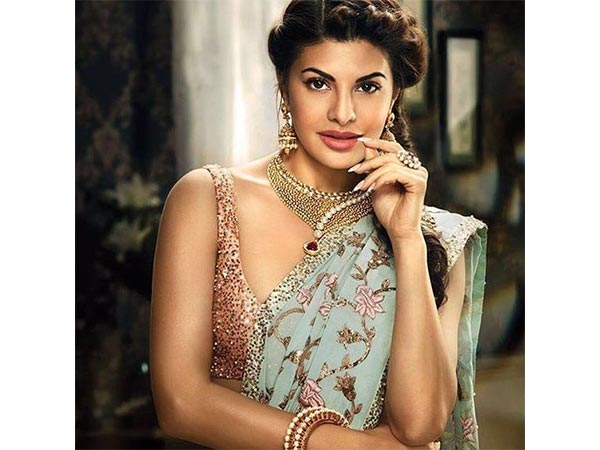 bollywood hairstyles for casual kurtis