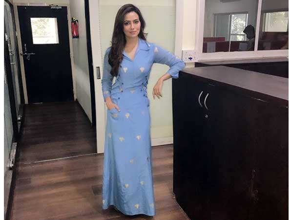Sana Khan's Diva like Regal Outfit