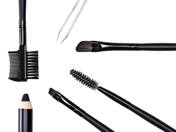 how to prevent lipstick staining teeth