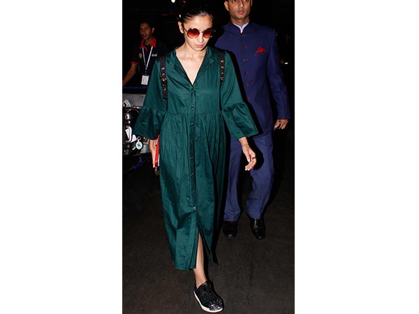Caught Candid: Alia Bhatt In Green Maxi Caught Candid: Alia Bhatt In Green Maxi