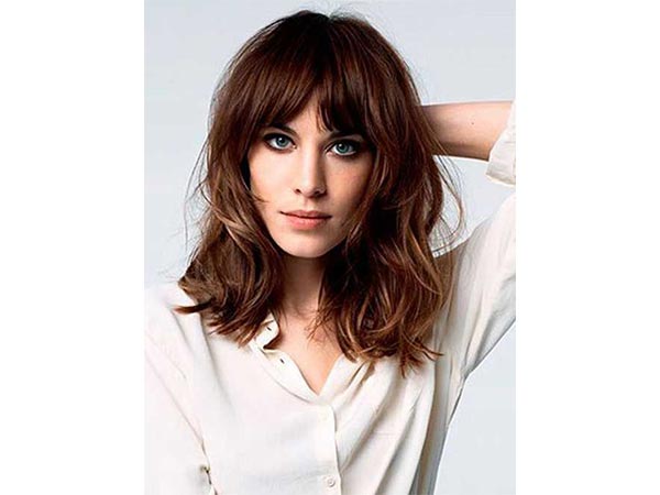 hairstyles to make round face slim