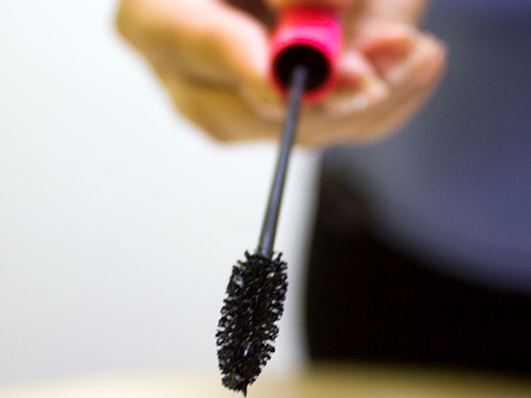 mac haute & naughty lash mascara review