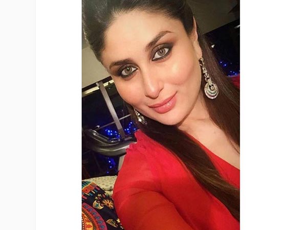 First Look of Kareena Post Delivery First Look of Kareena Post Delivery