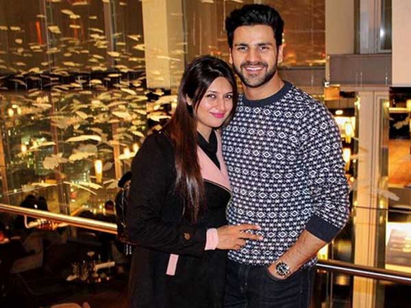 Divyanka's Holiday Lookbooks