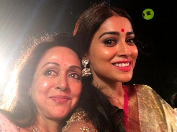 Shriya Saran Digs A Saree Lookbook