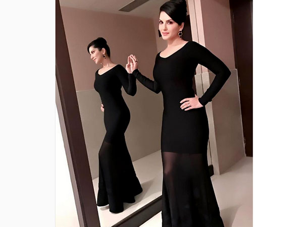 Sunny Leone Slays In Black