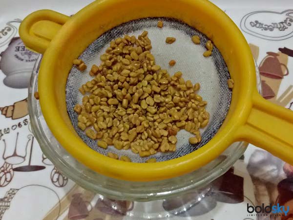 Fenugreek seed hair mask for hair loss