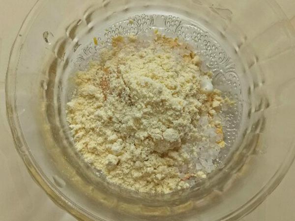 DIY: Mayonnaise And Oatmeal Foot Scrub 