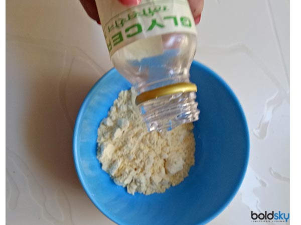 DIY: Camphor Oil Face Mask For Acne-prone Skin