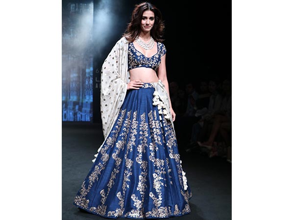 Disha Patani Walks For Jayanti Reddy