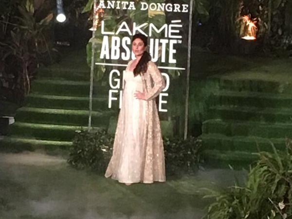 Kareena Kapoor Walks For Anita Dongre