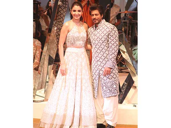 Anushka & SRK In Manish Malhotra Anushka & SRK In Manish Malhotra