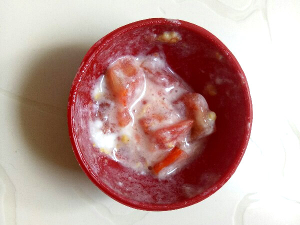 diy tomato and yogurt hydrating mask