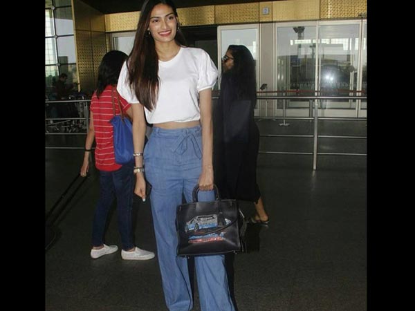 Athiya Shetty In Coach