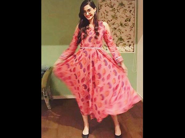 Sonam Kapoor's Pretty Summer Maxi Dress
