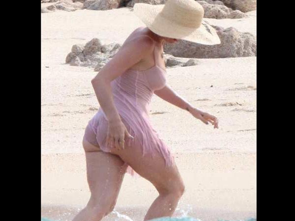 katy perry beach visit