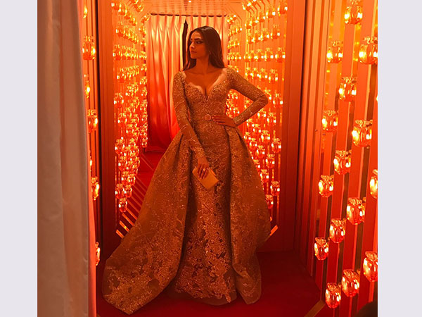 sonam kapoor’s second red carpet look at cannes sonam kapoor’s second red carpet look at cannes