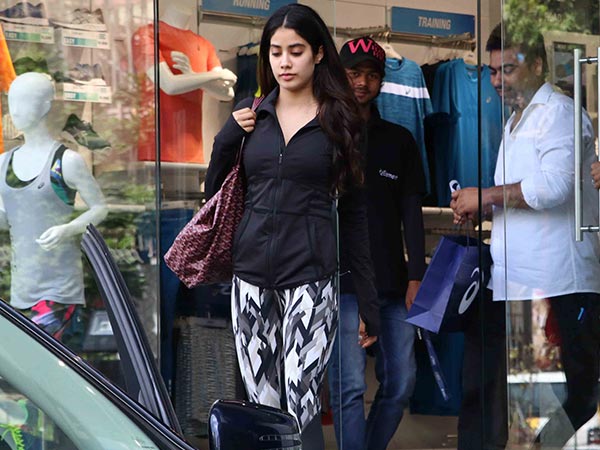 jhanvi kapoor in mumbai