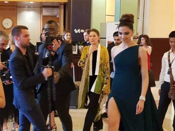 Deepika Padukone Red Carpet Look At Festival De Cannes 2017