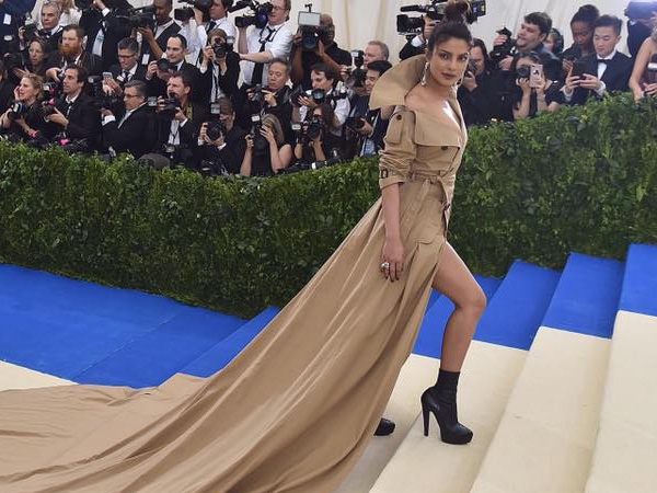 priyanka chopra at met gala awards 2017