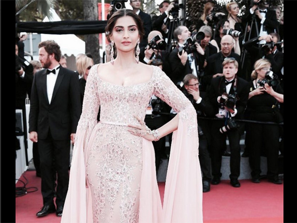 sonam kapoor’s first red carpet look at cannes