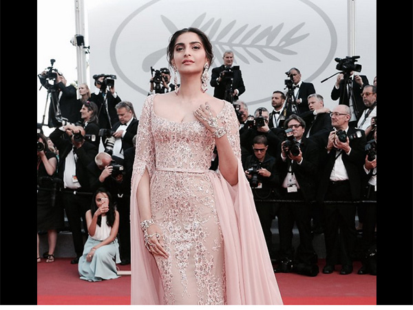 sonam kapoor’s first red carpet look at cannes