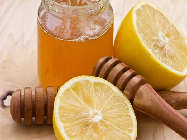 1. Use Avocado With Honey And Lemon Juice For Skin