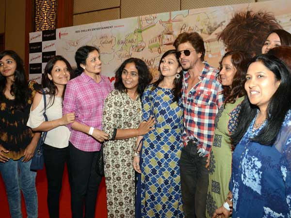 shahrukh khan during jab harry met sejal promotions