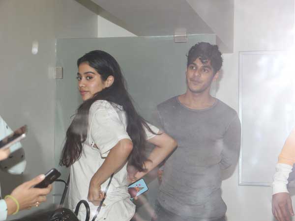 jhanvi kapoor with ishaan khattar