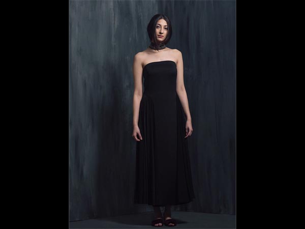 richa chadda wearing black tube dress