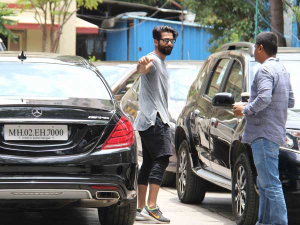 mira rajput at bandra