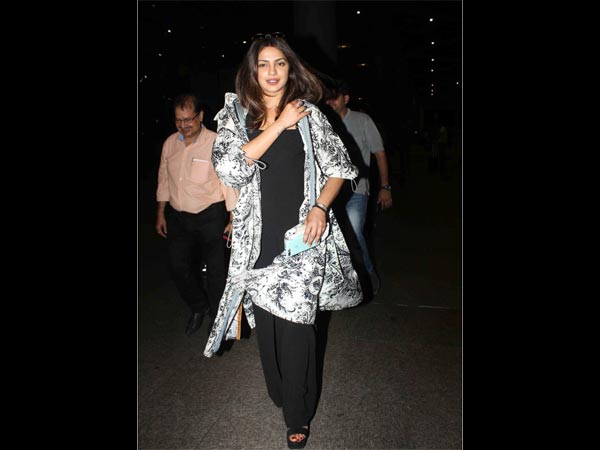 priyanka chopra spotted at airport
