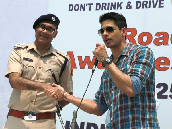 sidharth malhotra spotted in new delhi