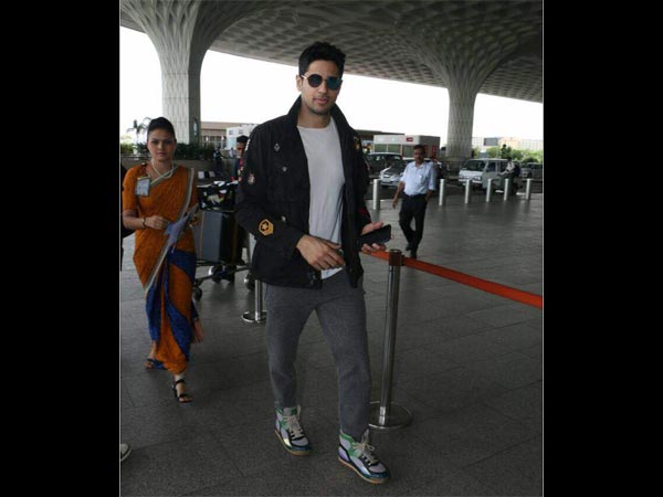 siddharth malhotra spotted at the airport