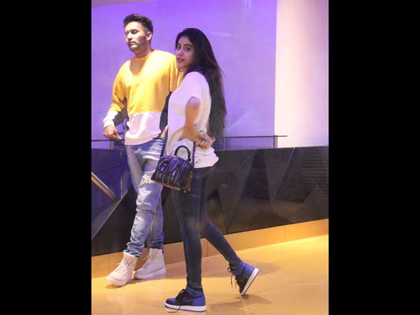 jhanvi kapoor with ishaan khattar