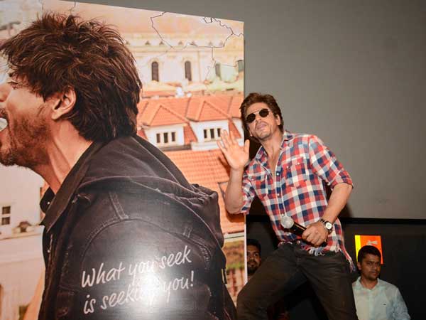 shahrukh khan during jab harry met sejal promotions