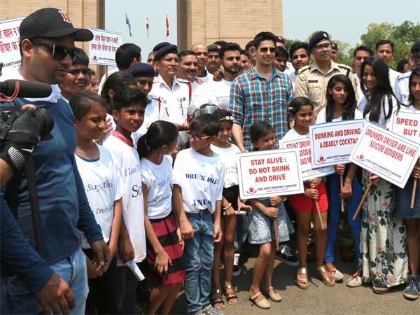 sidharth malhotra spotted in new delhi