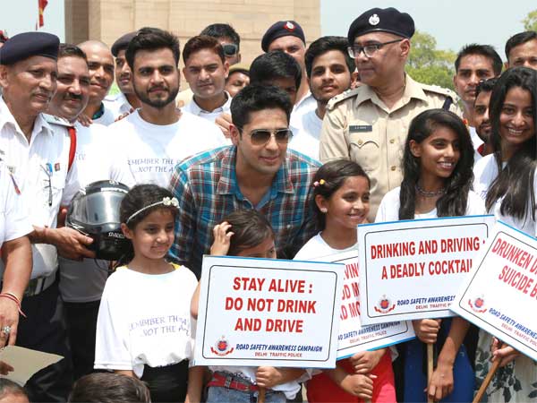 sidharth malhotra spotted in new delhi