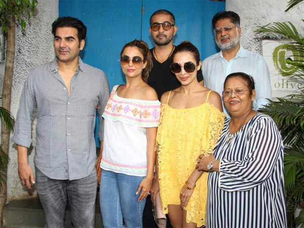 malaika arora spotted in mumbai with family