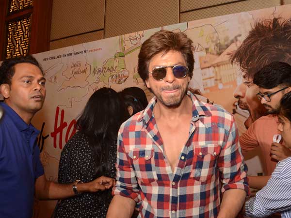 shahrukh khan during jab harry met sejal promotions