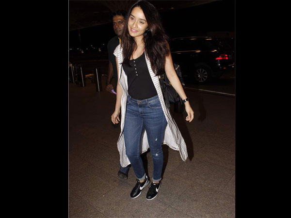 shraddha kapoor at airport